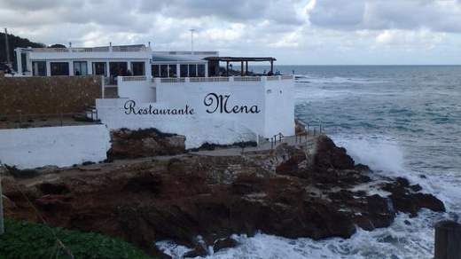 Ресторан на берегу средиземного моря Мена в Дении