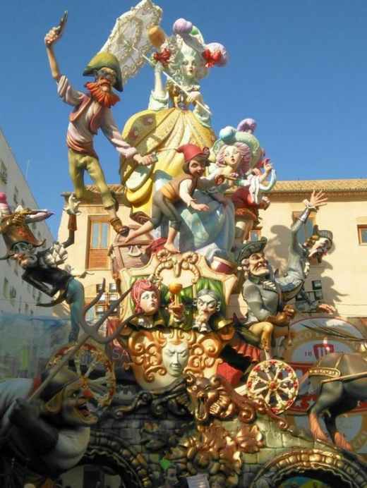 Статуи на карнавале Fallas